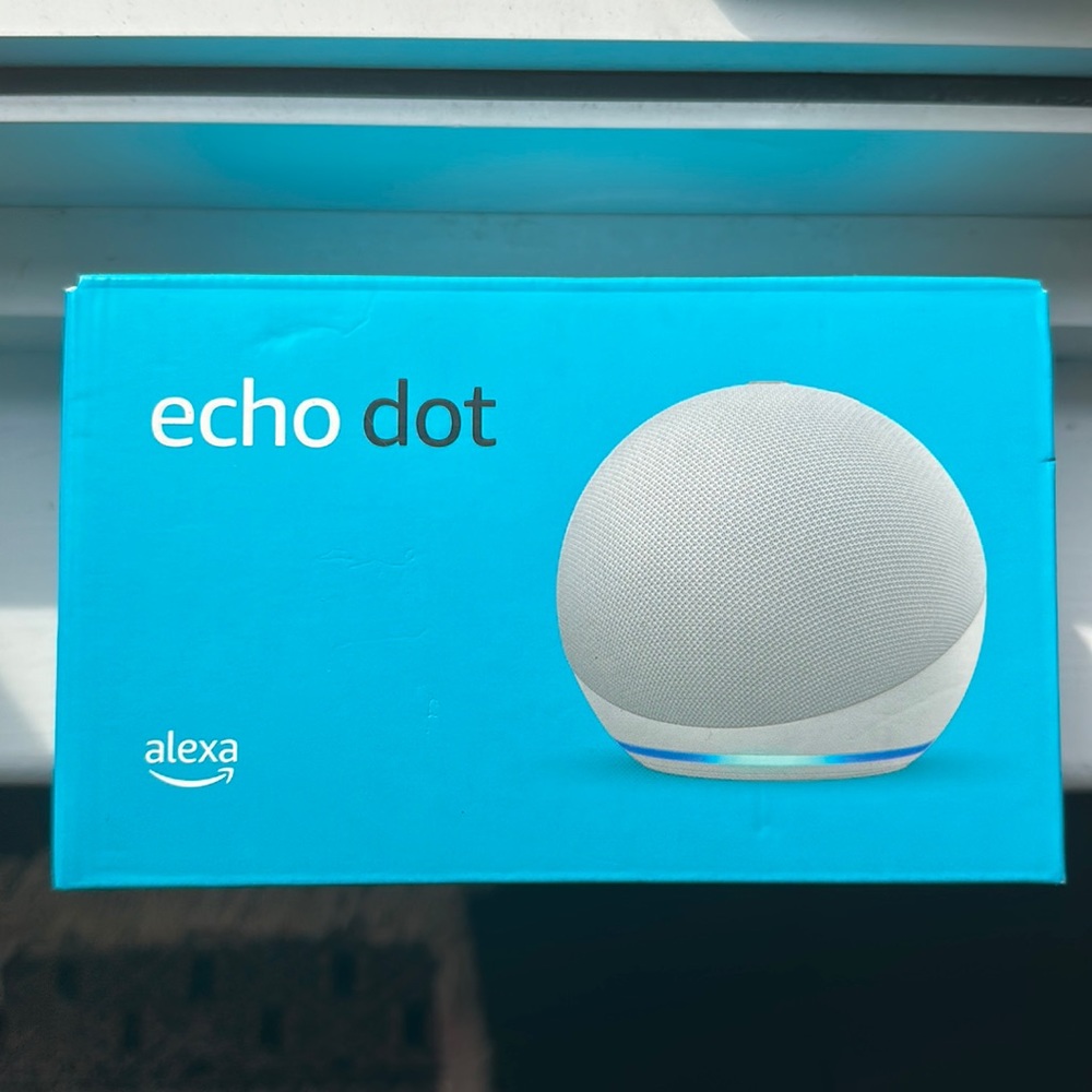 NWT Amazon Echo dot 4th gen NYU logo